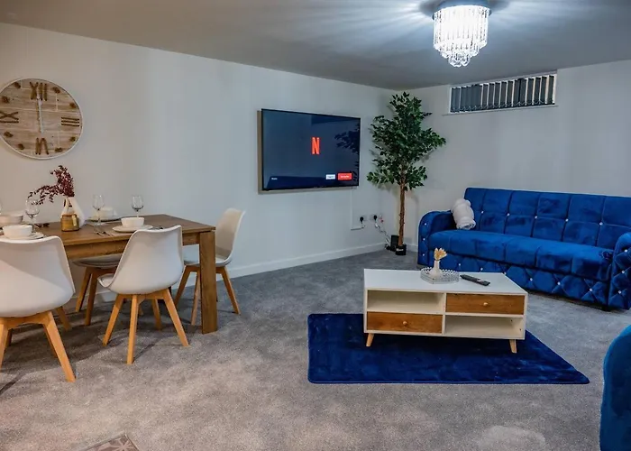 Navy Diamond One Bedroom In Centre Bradford (West Yorkshire)